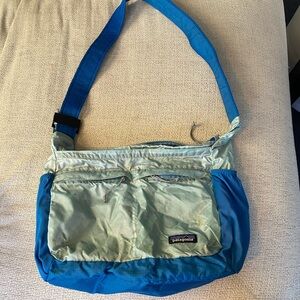 Patagonia Two-Tone Blue and Blue Messenger Bag